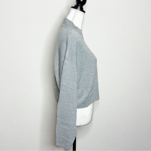 H&M Divided Women's Light Gray Cropped Knit Sweater Size MEd - Picture 3 of 7